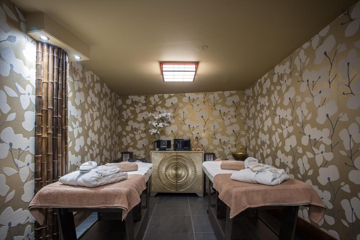 Holyrood Hotel - Leisure Centre & The Spa At Orchids Bundoran Bagian luar foto