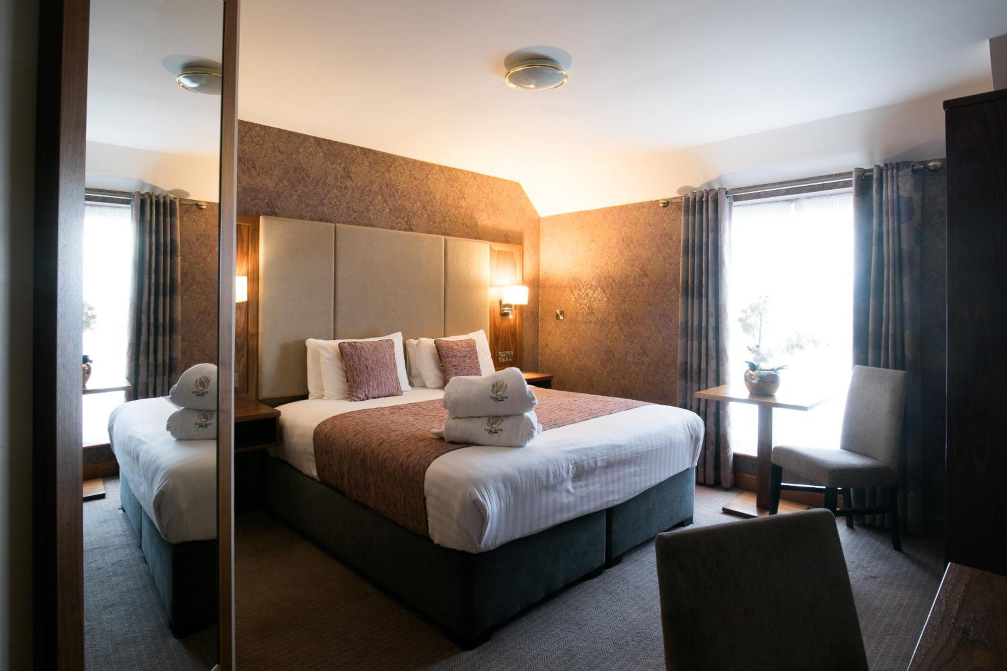 Holyrood Hotel - Leisure Centre & The Spa At Orchids Bundoran Bagian luar foto