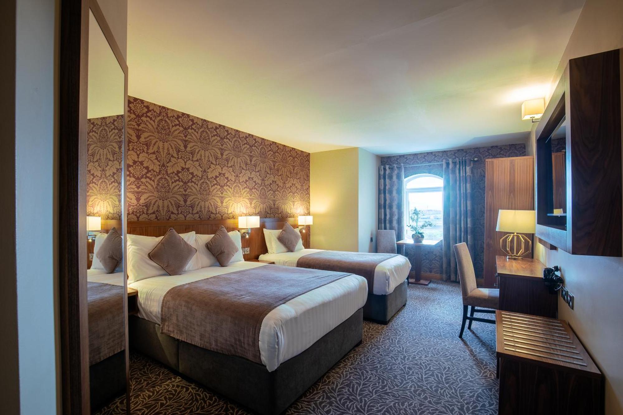 Holyrood Hotel - Leisure Centre & The Spa At Orchids Bundoran Bagian luar foto